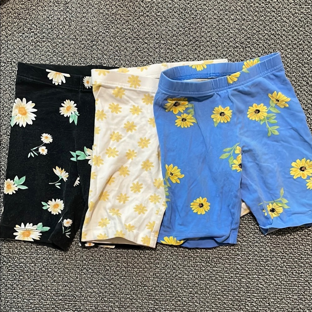 Old Navy Cream Floral Shorts